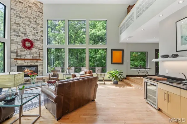 $1,750,000 | 400 Gabriel Drive, Kirkwood, MO 63122