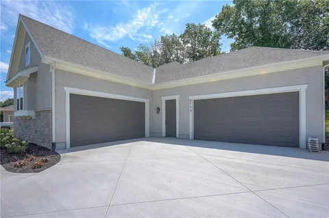 $875,000 | 6753 Longview Road, Shawnee, KS 66218