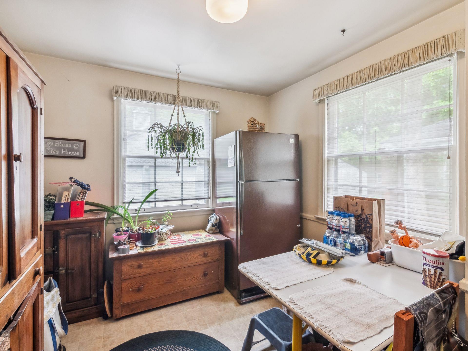 757 Westchester Road Grosse Pointe, MI 48230 - Photo 13 of 37 50142179-3ce9970f-c232-417b-9372-62728a9906d5.JPG