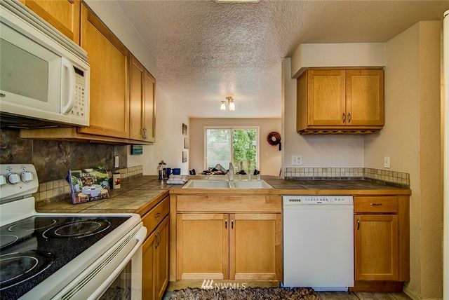 $390,000 | 13132 113th Place Northeast, Kirkland, WA 98034
