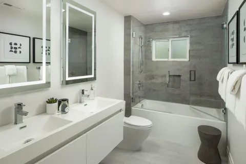 $6,950,000 | 212 Oak Grove Avenue, Atherton, CA 94027