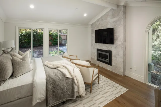 $6,950,000 | 212 Oak Grove Avenue, Atherton, CA 94027