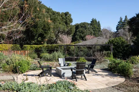 $6,950,000 | 212 Oak Grove Avenue, Atherton, CA 94027