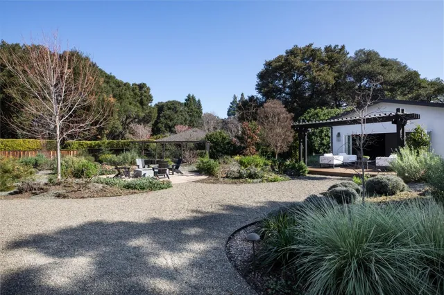 $6,950,000 | 212 Oak Grove Avenue, Atherton, CA 94027
