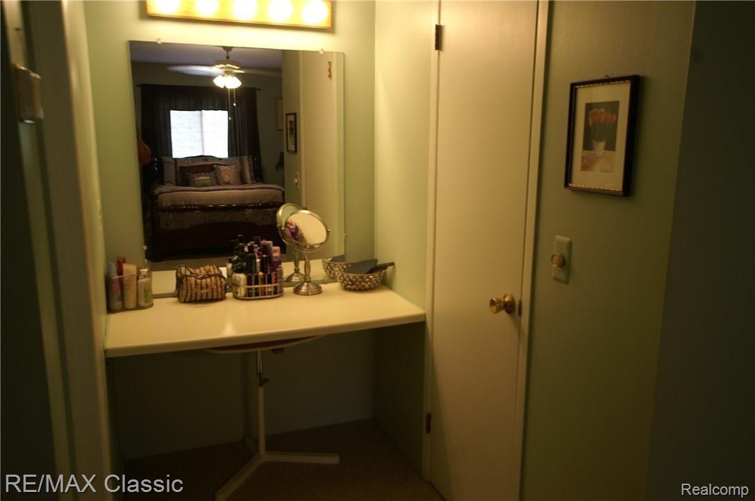 6010 Wedgewood Road Canton, MI 48187 - Photo 22 of 44 PICT0081.JPG
