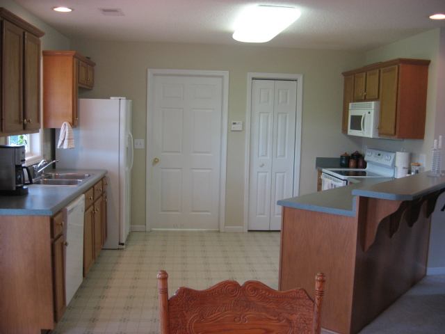 486 Chetola Road, Unit FABULOUS BONUS FEATURES Seneca, SC 29672 - Photo 4 of 17 Gallery Image 4