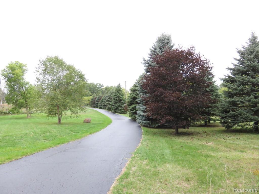 2611 Pinckney Road Howell, MI 48843 - Photo 54 of 55 View from top of the driveway, out to Pinckney Road