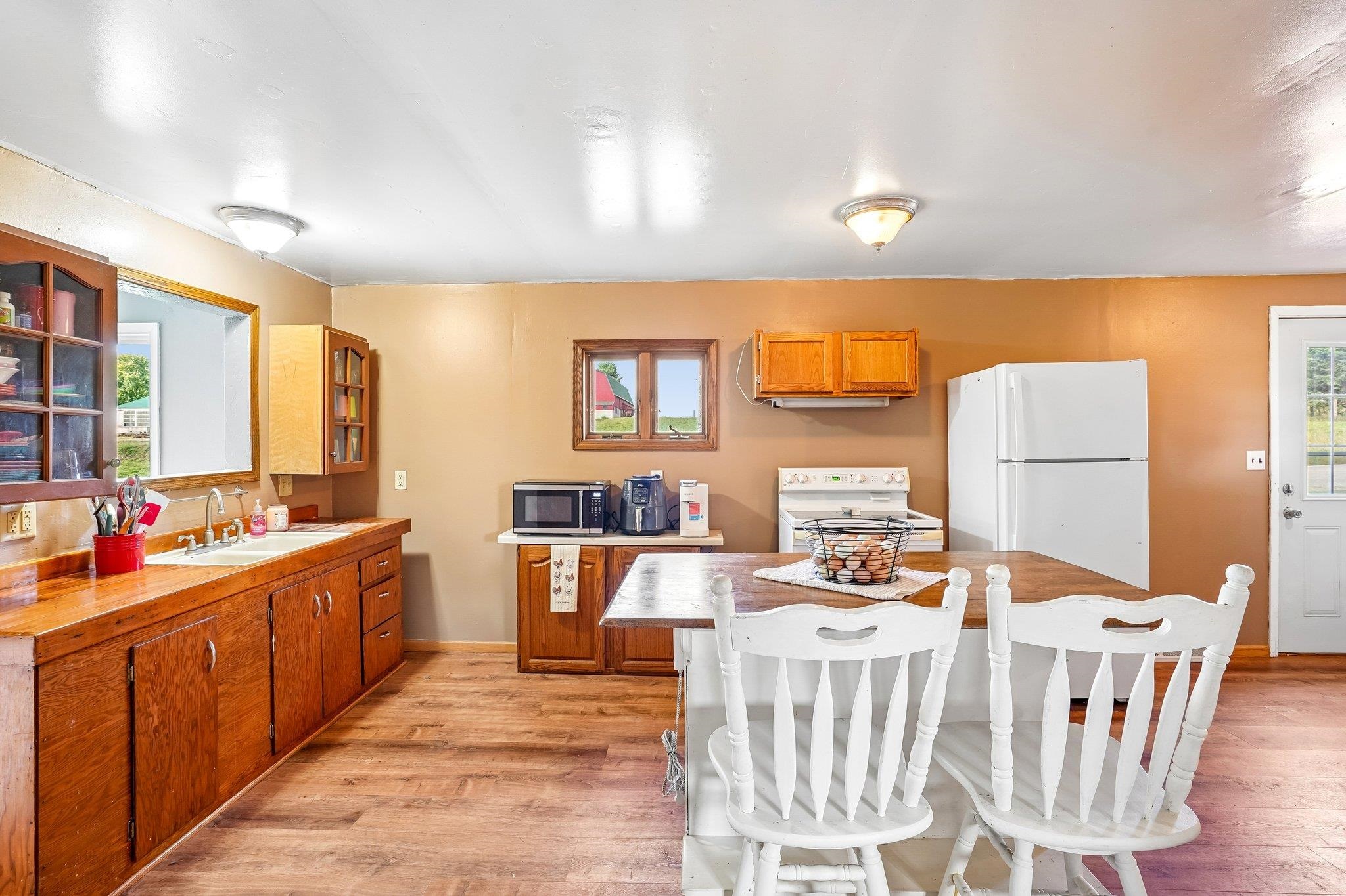 N7632 Larson Road Cambria, WI 53923 - Photo 9 of 27 Gallery Image 9