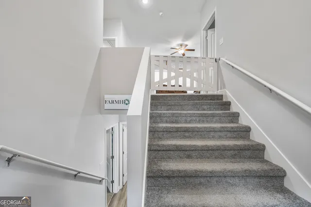 a view of entryway and hall