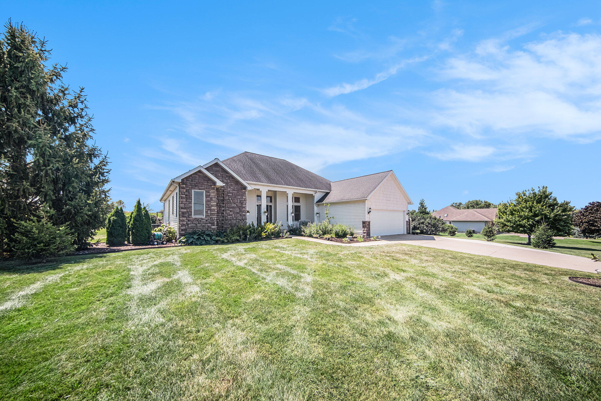 10057 Pheasant Crossing Road Jackson, MI 49201 - Photo 3 of 49 003_sbp_108