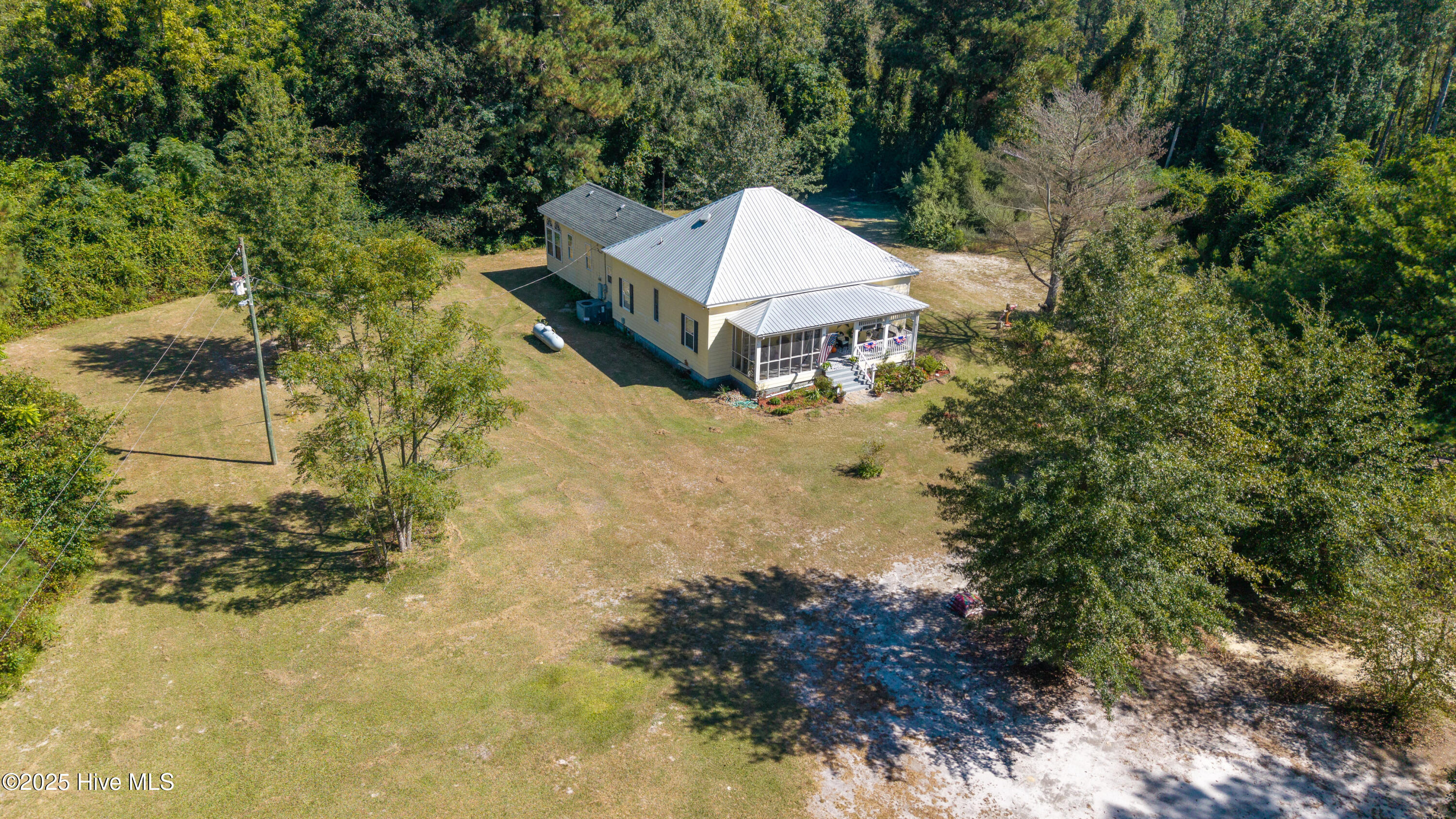 1560 Register-Sutton Road Rose Hill, NC 28458 - Photo 3 of 47 Front