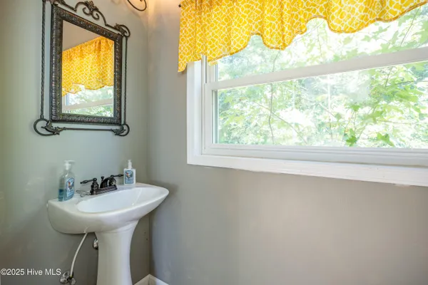 $330,000 | 1560 Register-Sutton Road, Rose Hill, NC 28458