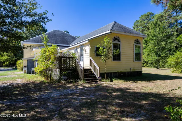 $330,000 | 1560 Register-Sutton Road, Rose Hill, NC 28458