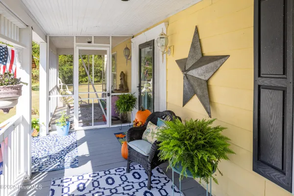 $330,000 | 1560 Register-Sutton Road, Rose Hill, NC 28458