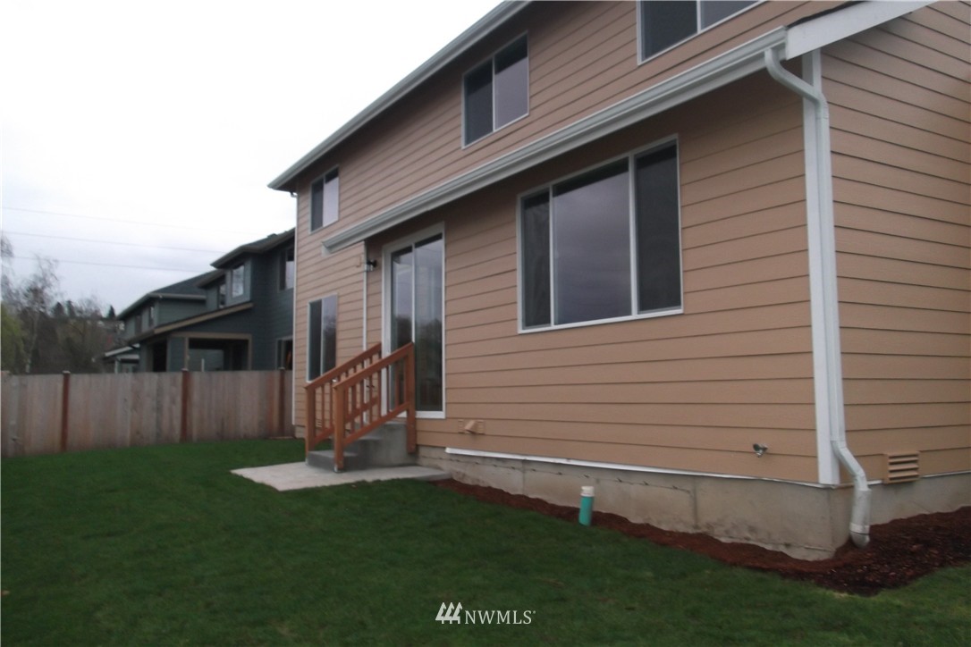 708 South 23rd Street Renton, WA 98055 - Photo 3 of 4