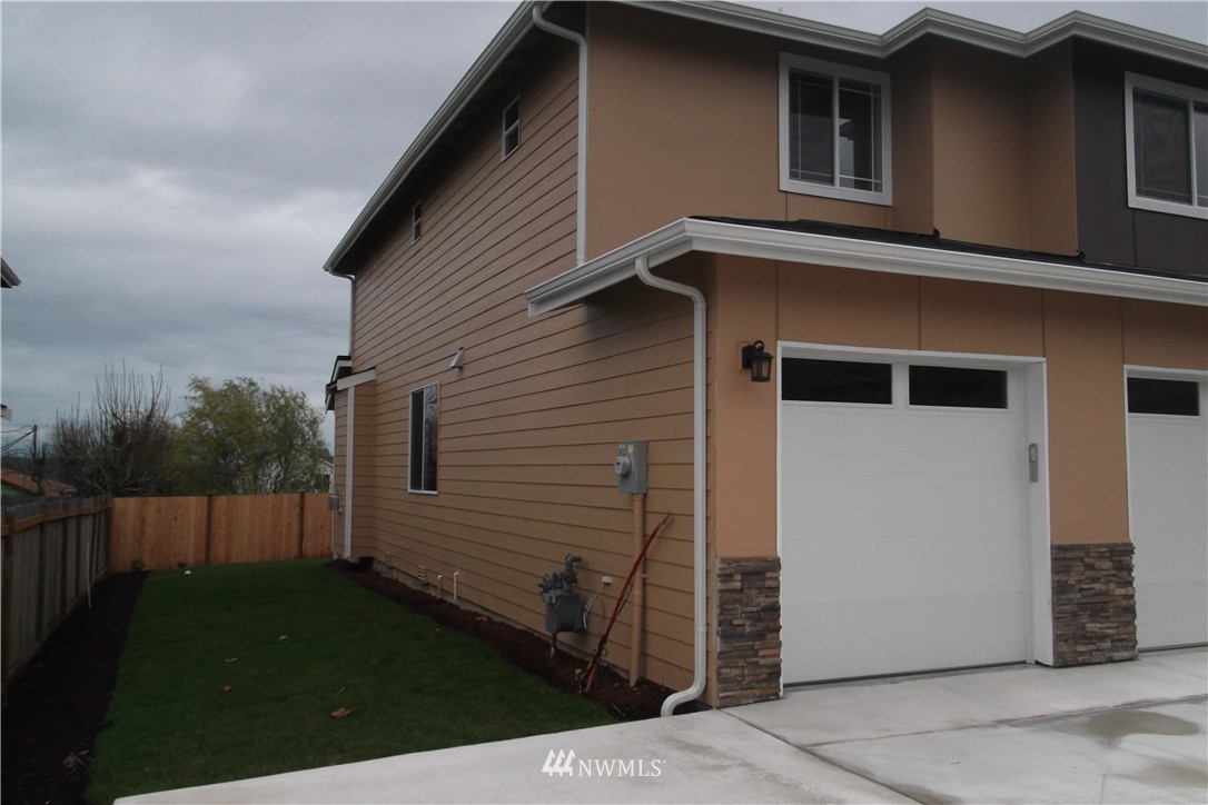 708 South 23rd Street Renton, WA 98055 - Photo 4 of 4