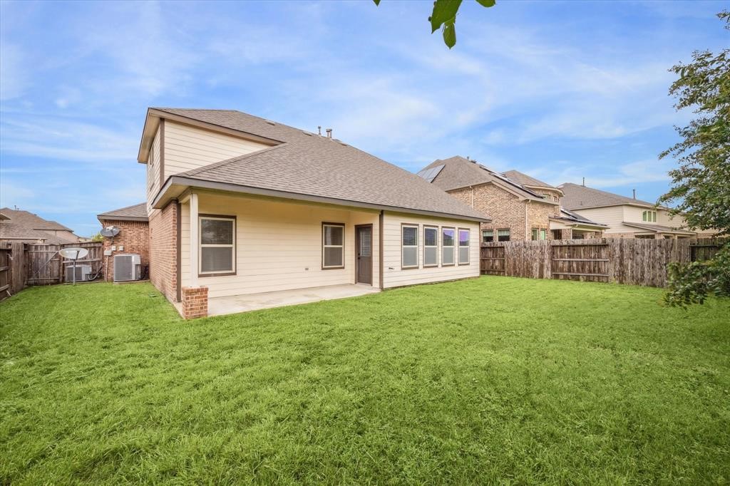 2732 Rogliano Lane League City, TX 77573 - Photo 27 of 30 Backyard