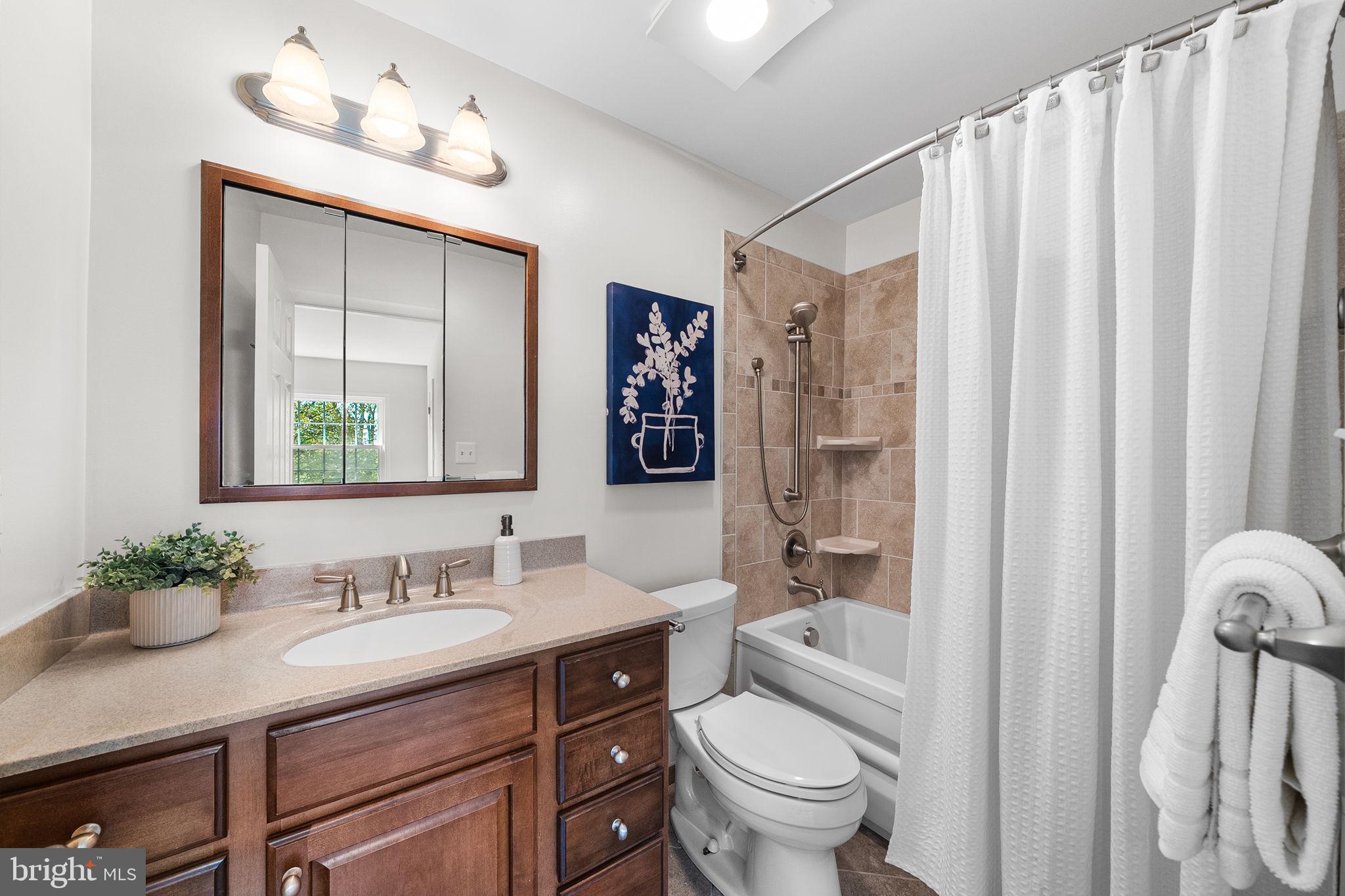 6903 Rochambeau Place Springfield, VA 22153 - Photo 40 of 64 Primary Bathroom