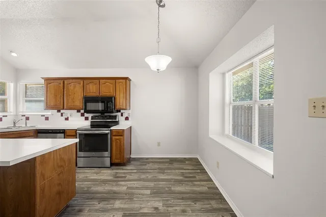 $1,995 | 1417 Warwick Drive, Lancaster, TX 75134