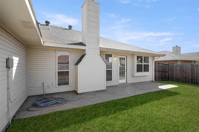 $1,995 | 1417 Warwick Drive, Lancaster, TX 75134