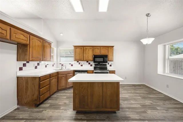 $1,995 | 1417 Warwick Drive, Lancaster, TX 75134