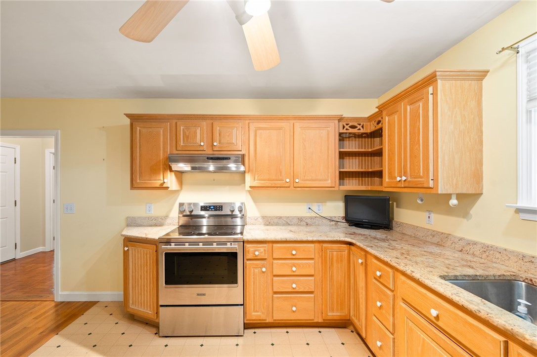 1 Cleo Court Westerly, RI 02891 - Photo 10 of 39