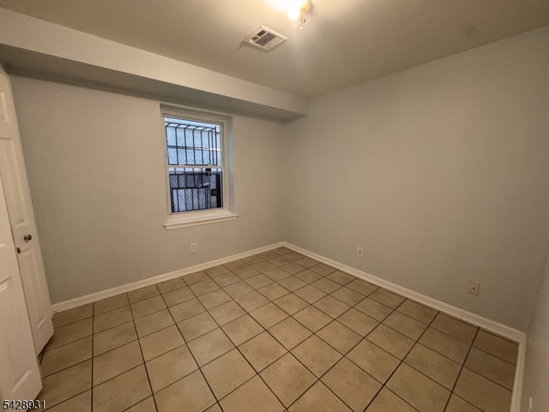 807 South 14th Street Newark, NJ 07108 - Photo 3 of 10