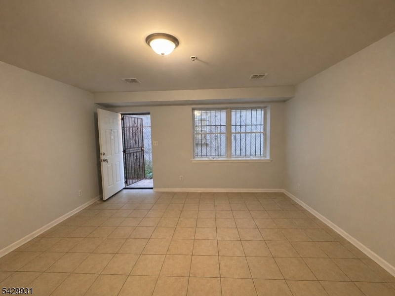 807 South 14th Street Newark, NJ 07108 - Photo 7 of 10