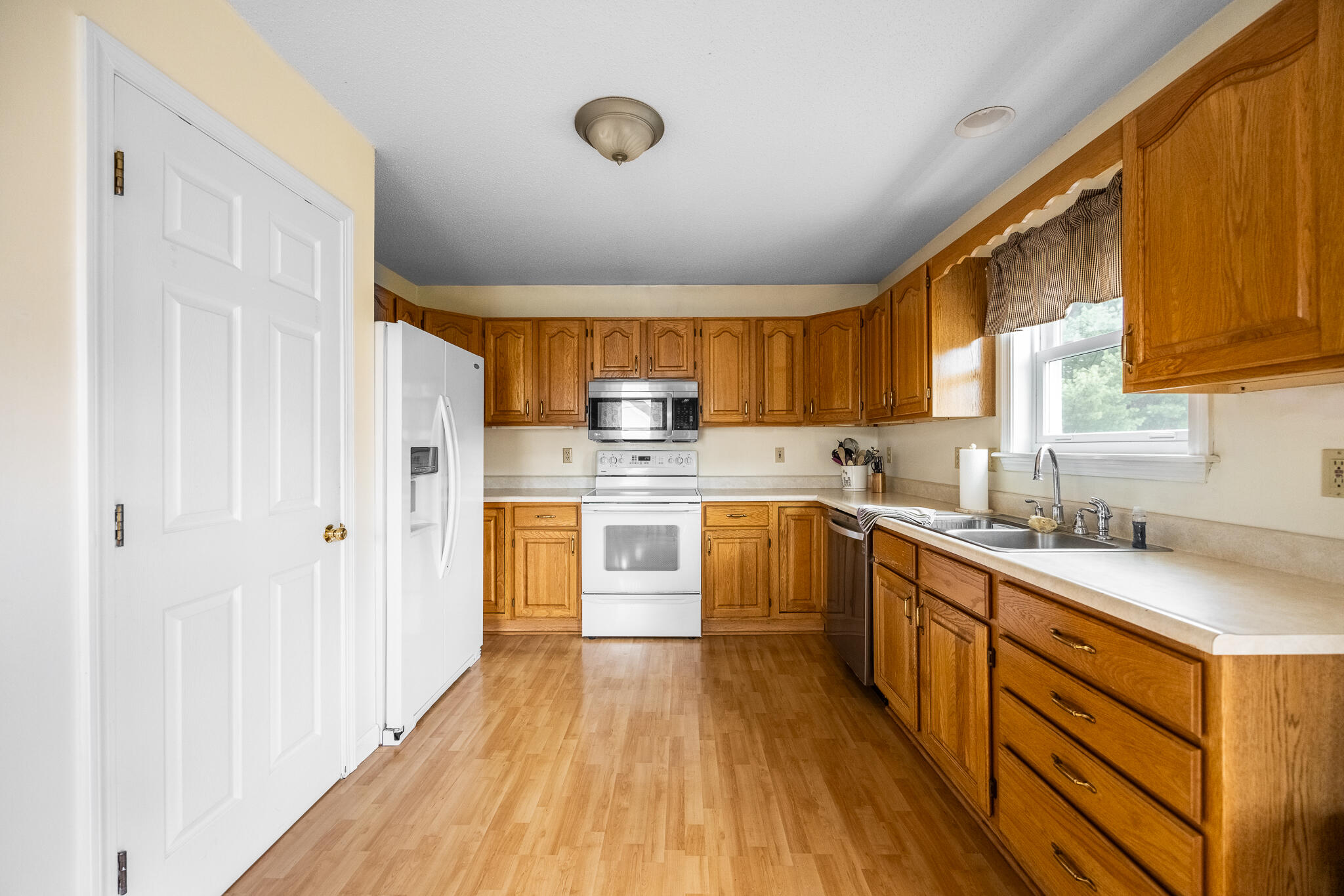 38 Main Trail Hampden, ME 04444 - Photo 24 of 43 Main Trail Interiors-16