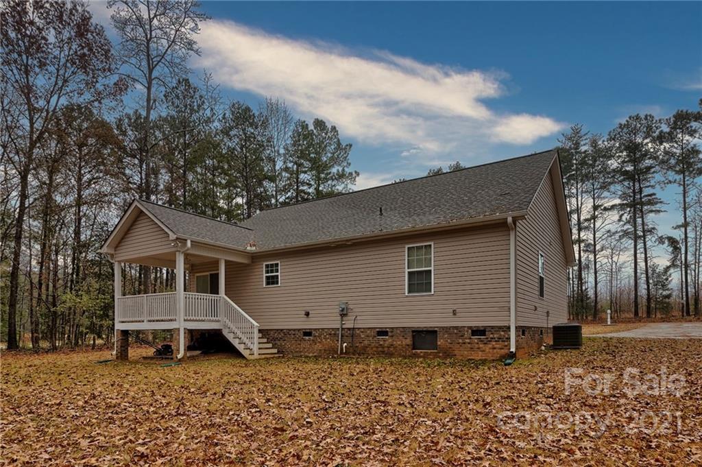 1063 Fincher Road Fort Lawn, SC 29714 - Photo 26 of 31 Gallery Image 26