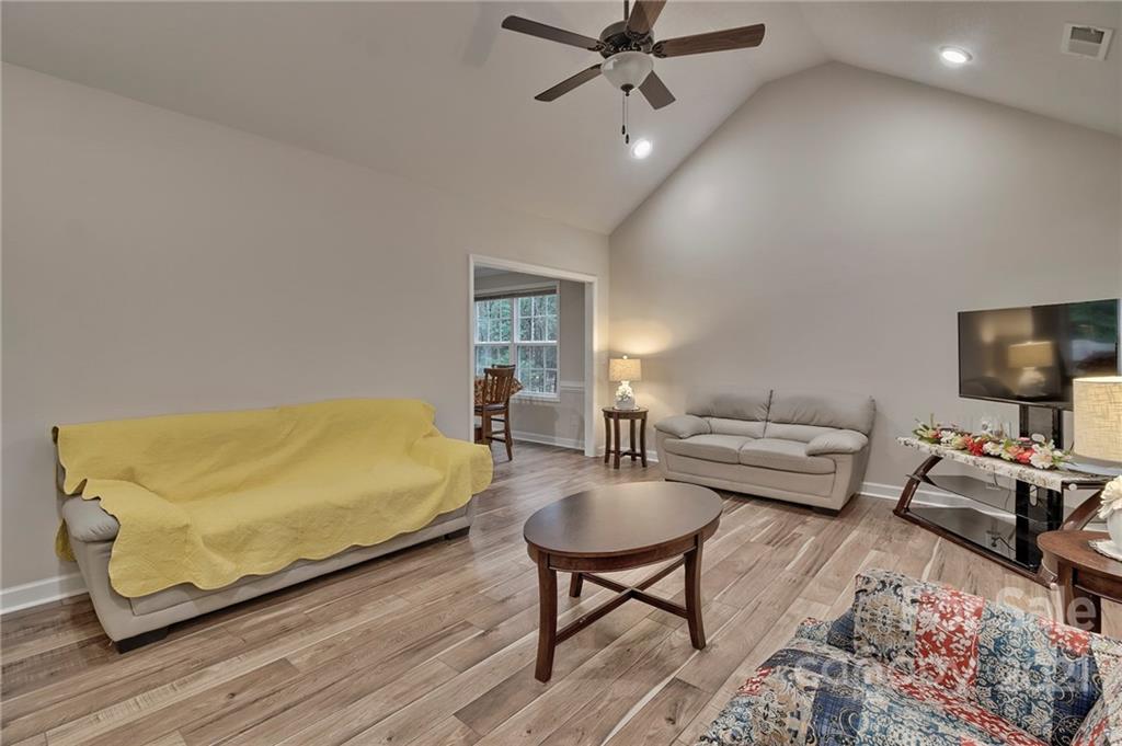1063 Fincher Road Fort Lawn, SC 29714 - Photo 8 of 31 Gallery Image 8