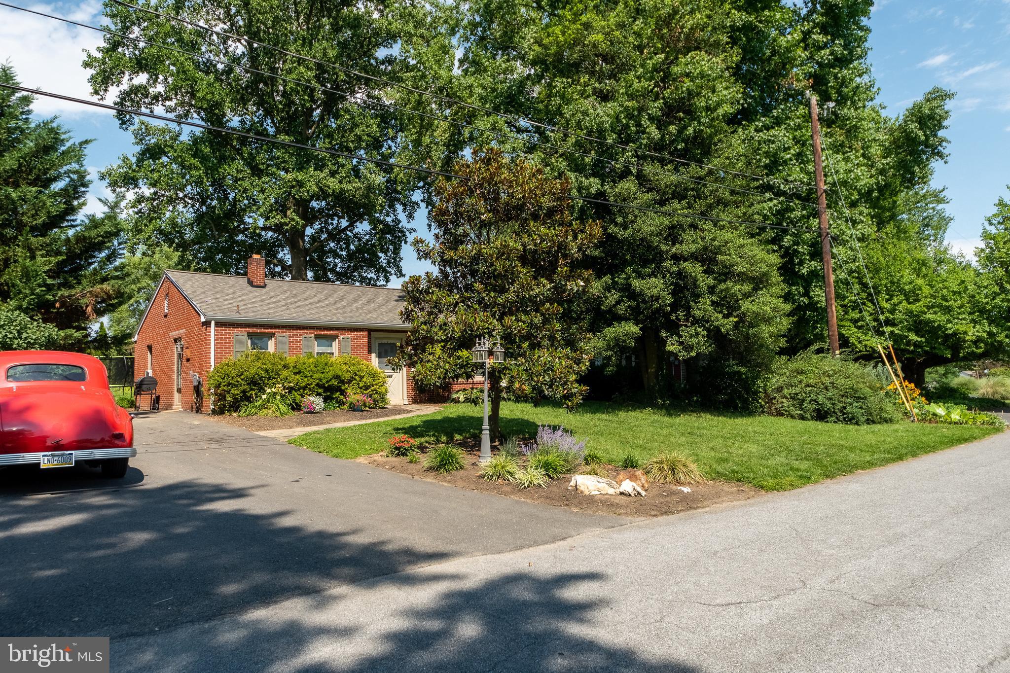 1882 Manor Ridge Drive Lancaster, PA 17603 - Photo 3 of 45 Gallery Image 3