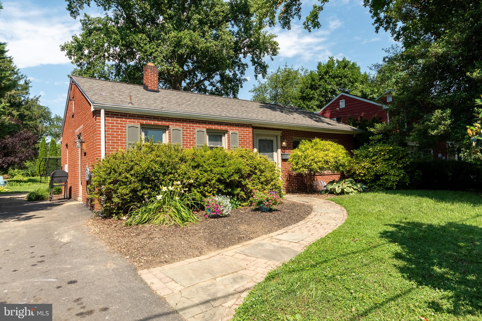 1882 Manor Ridge Drive Lancaster, PA 17603 - Photo 4 of 45 Gallery Image 4