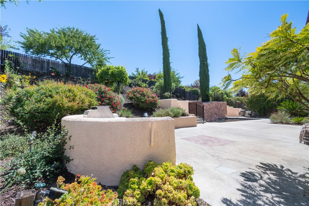 781 Angus Street Paso Robles, CA 93446 - Photo 25 of 34 Nicely landscaped
