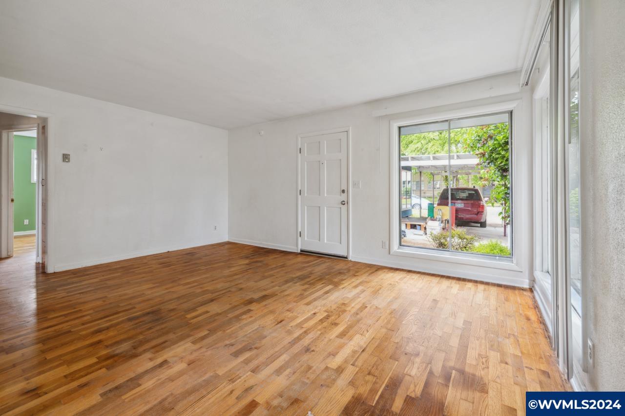 916 Southwest 11th Avenue Albany, OR 97321 - Photo 3 of 21 Gallery Image 3