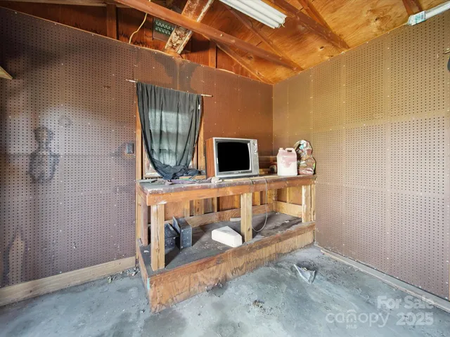 a view of utility room