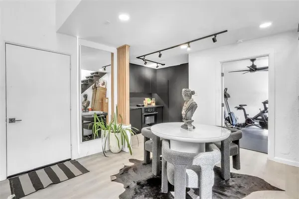 $1,200 | 9821 Walnut Street, Unit K203, Dallas, TX 75243