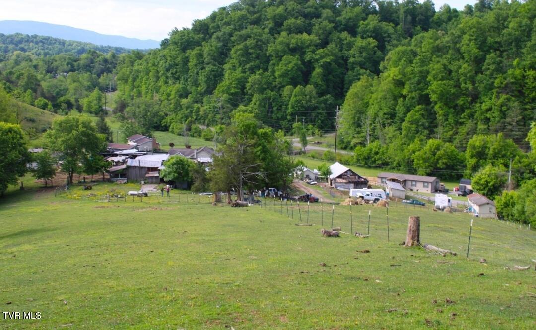 212 Bellebrook Road Bristol, TN 37620 - Photo 8 of 12 08_beyc6ab9484d95f63