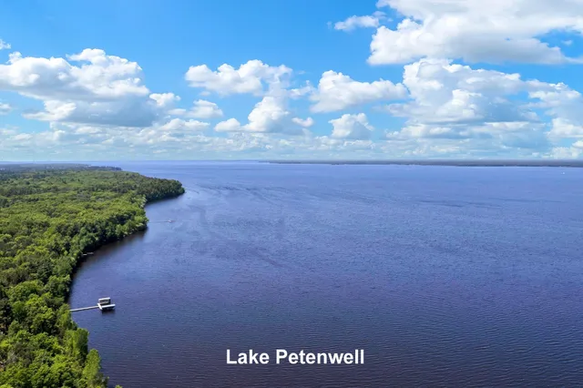 $48,900 | 1568 Trout Road, Nekoosa, WI 54457