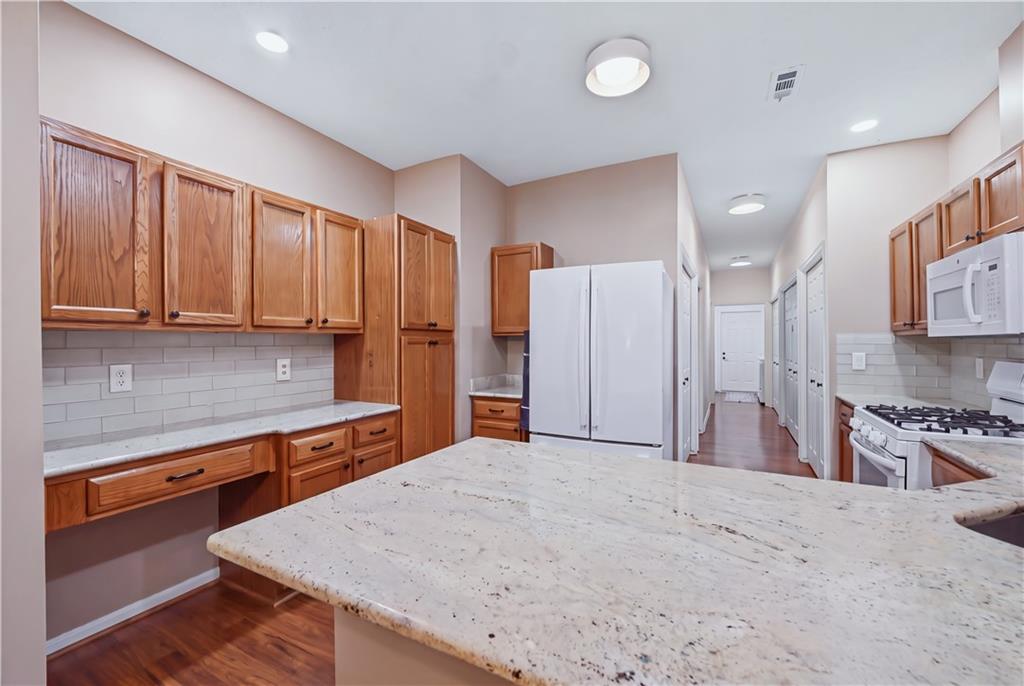 39 Stone Ridge Boulevard Hermitage, PA 16148 - Photo 18 of 31 Granite countertops