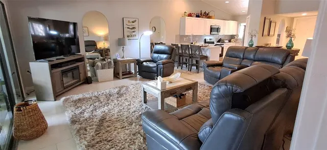 $181,000 | 7201 Country Club Drive, Unit G21, Lake Wales, FL 33898