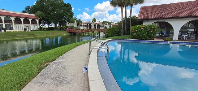 $181,000 | 7201 Country Club Drive, Unit G21, Lake Wales, FL 33898