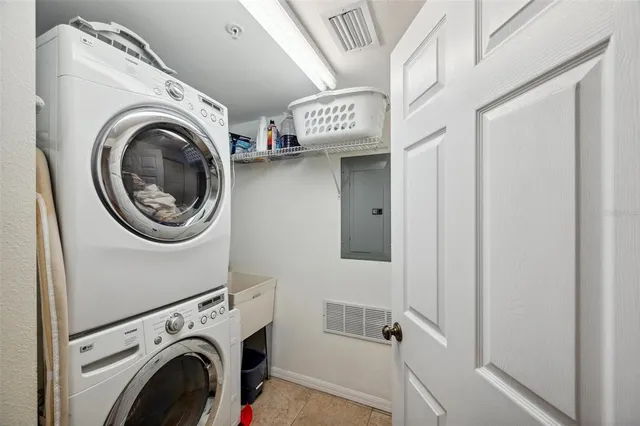 $579,990 | 1200 Country Club Drive, Unit 5506, Largo, FL 33771