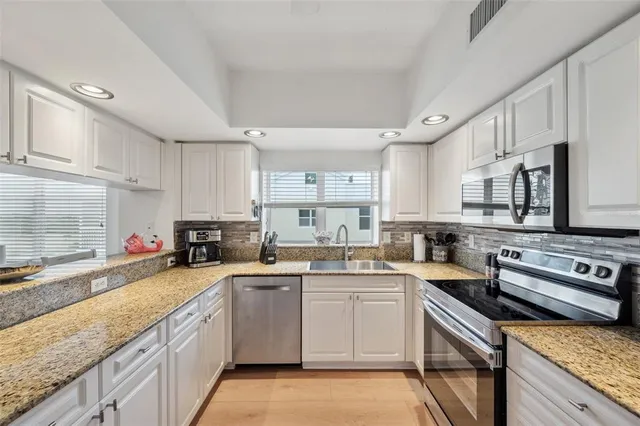 $579,990 | 1200 Country Club Drive, Unit 5506, Largo, FL 33771