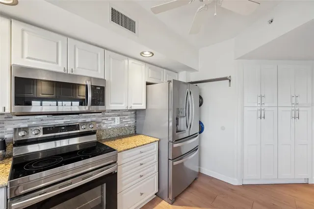 $579,990 | 1200 Country Club Drive, Unit 5506, Largo, FL 33771