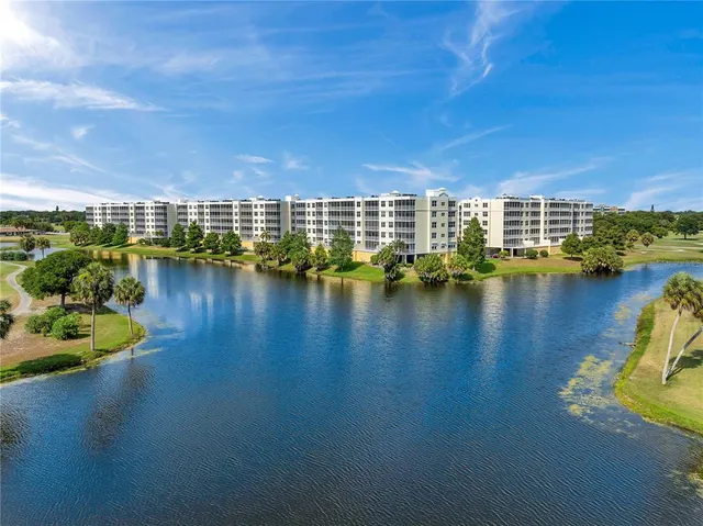 $579,990 | 1200 Country Club Drive, Unit 5506, Largo, FL 33771