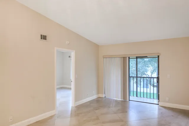 $2,275 | 21951 Soundview Terrace, Unit 207, Boca Raton, FL 33433