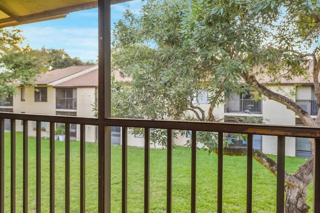 $2,275 | 21951 Soundview Terrace, Unit 207, Boca Raton, FL 33433