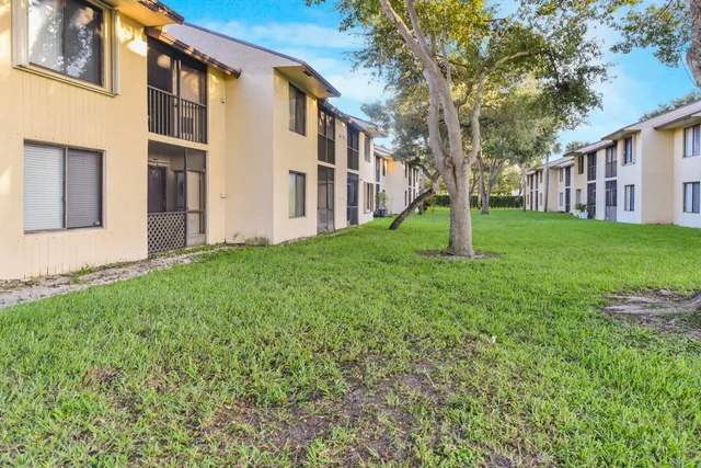 $2,275 | 21951 Soundview Terrace, Unit 207, Boca Raton, FL 33433