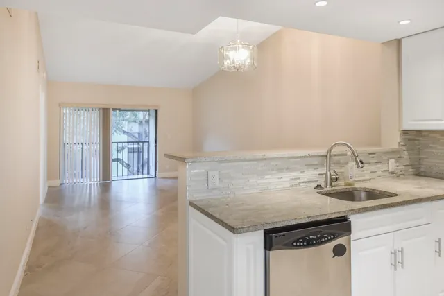 $2,275 | 21951 Soundview Terrace, Unit 207, Boca Raton, FL 33433